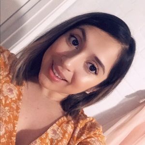 Meet your Posher, Enedina